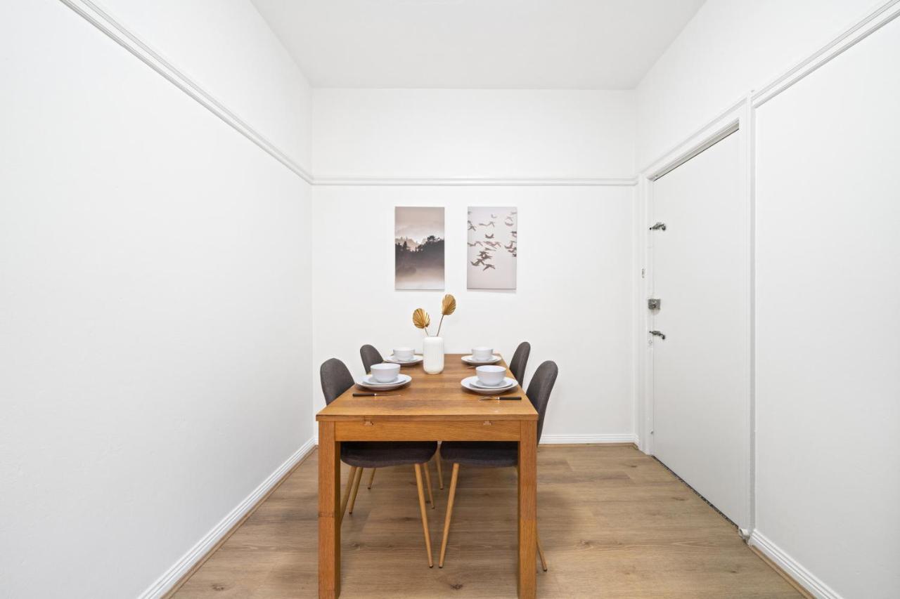 Burwood City Newly Renovated 2 Bed 2 Bath Free Private Parking Big Apt 시드니 외부 사진