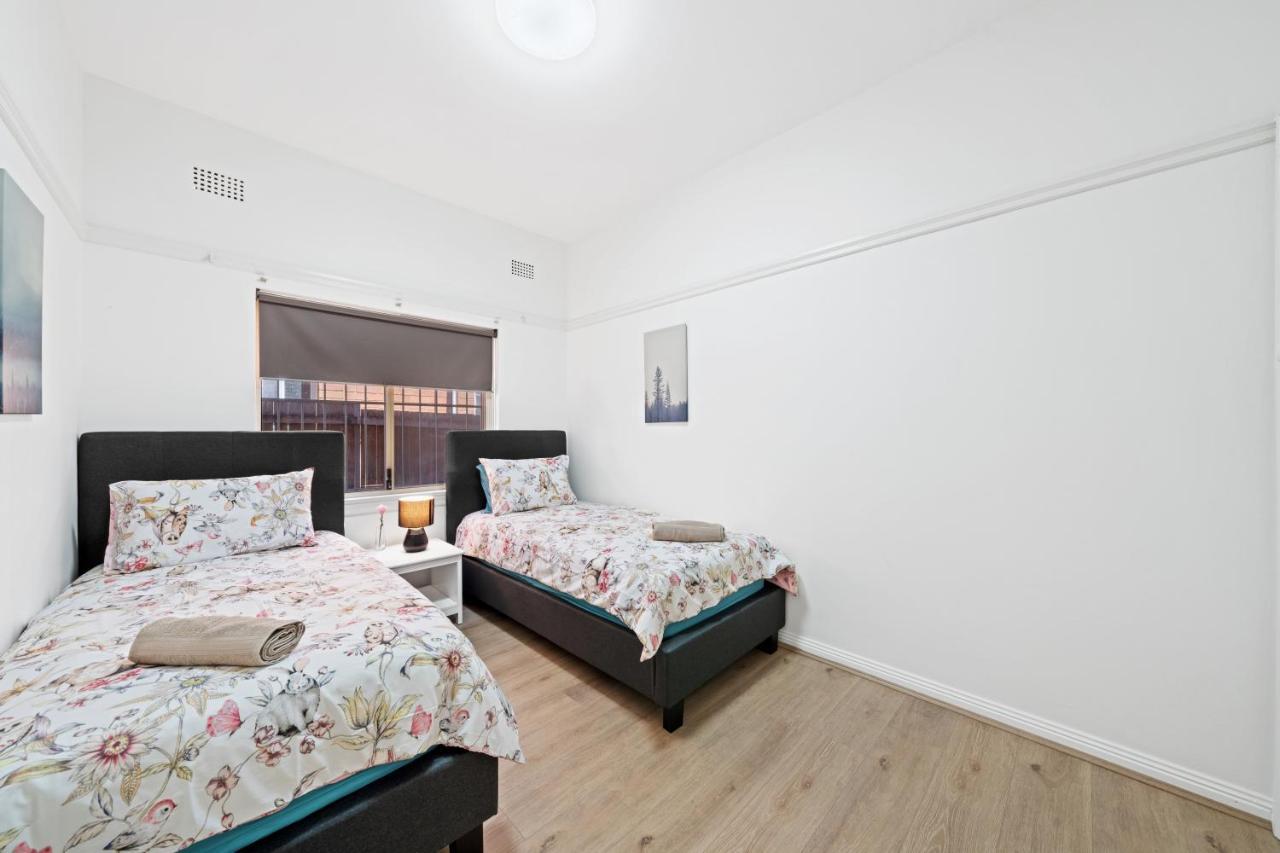 Burwood City Newly Renovated 2 Bed 2 Bath Free Private Parking Big Apt 시드니 외부 사진