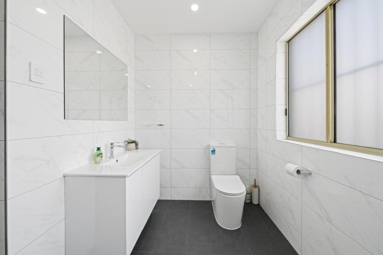 Burwood City Newly Renovated 2 Bed 2 Bath Free Private Parking Big Apt 시드니 외부 사진